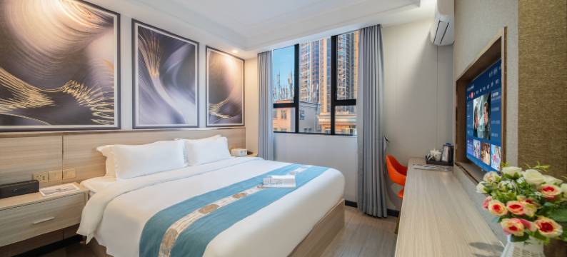 深圳富林时尚影院酒店(坪山燕子湖会展中心店)图片