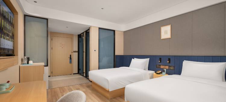 兰欧尚品酒店(阳泉平定县综合办公大楼青银高速出入口店)图片