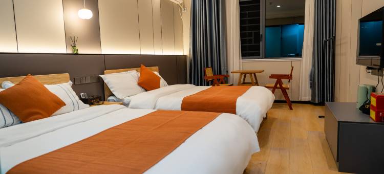 芙蓉镇云栖·Life轻奢设计美宿(芙蓉镇景区大瀑布店)图片