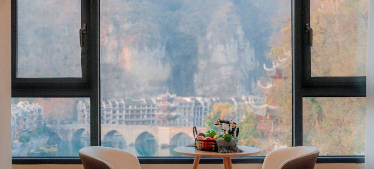 阅美·河畔全景民宿(镇远古城青龙洞店)图片