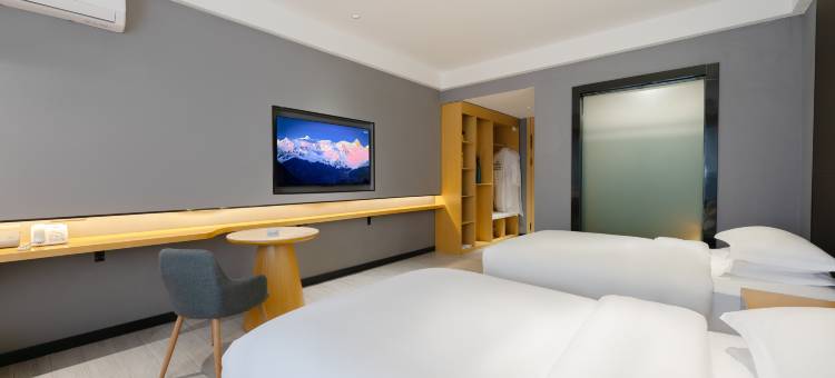 昭苏辰悦阳光酒店(解放街店)图片