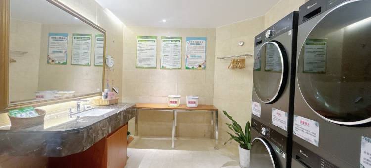 嘉莱特和平国际酒店(八一广场南昌火车站店)图片