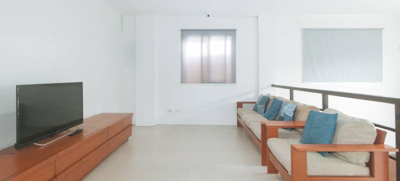 RedDoorz @ Qhouzz near PUP图片