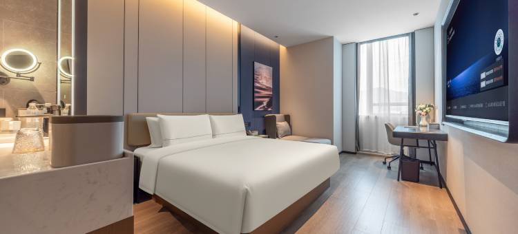 大连星海广场会展中心地铁站亚朵酒店图片