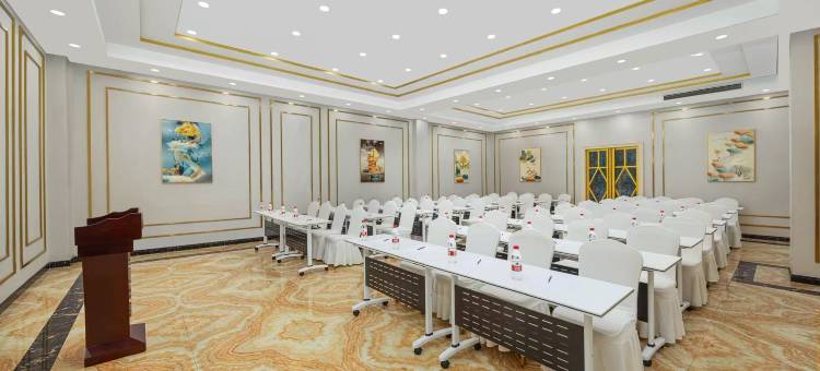 潮漫酒店(榆林府谷万达店)图片