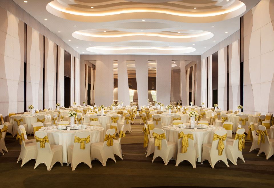 Hotel Santika Premiere Hayam Wuruk Jakarta Hotel Overview