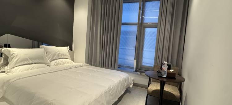 叁楼青年旅舍(上海外滩大世界地铁站店)图片