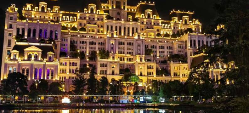 贵阳·欢住｜Soong·CinemaBathtub设计酒店(喷水池地铁站甲秀楼店)图片