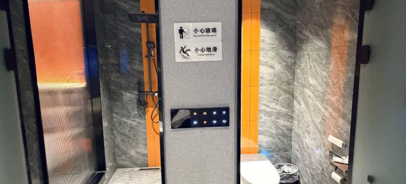 R ROYALSS HOTEL(昆玉站店)图片