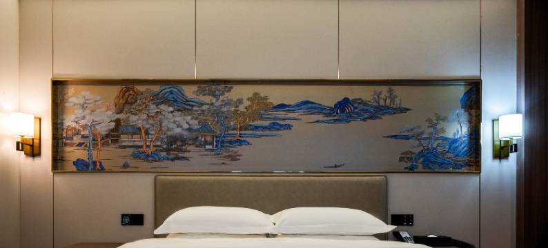 如家旗下UP华驿精选酒店(呼伦贝尔市莫力达瓦达斡尔族中学店)图片