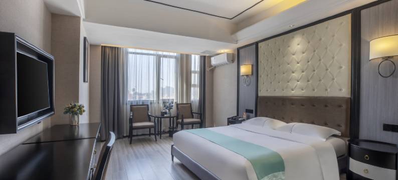 石狮泉冠酒店(市政府德辉广场店)图片