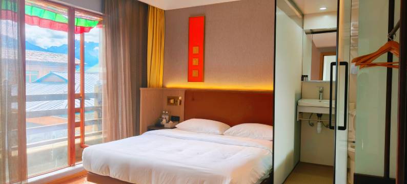 岷山错高民宿(巴松措店)图片