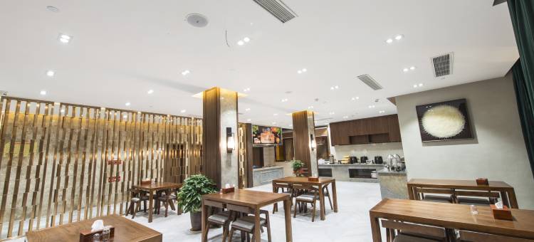 卧龙谷森林酒店(常山图书馆卧龙公馆店)图片