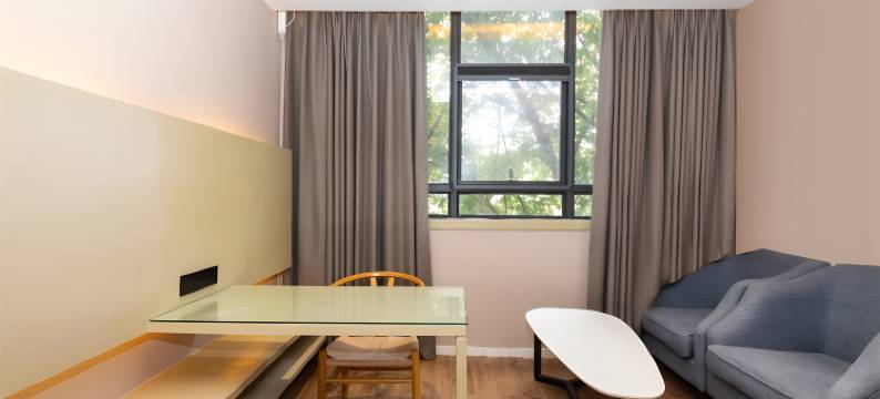 由里尚雅智慧酒店(自贡汽车客运总站第四人民医院店)图片