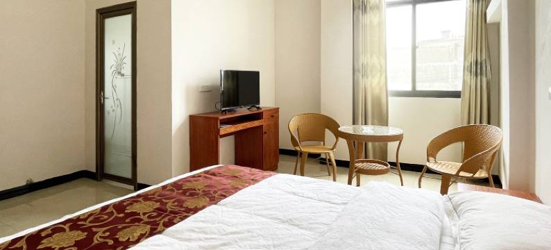 罗平金岭峰海驿站图片