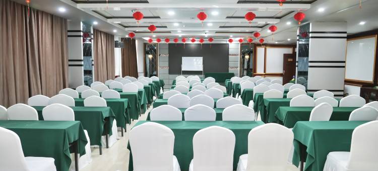 包头光辉假日酒店(青山区人民政府店)图片