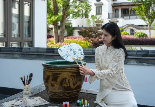 Hengdian Film and Television City Longjing Yuyu Yinshu Hotel Overview