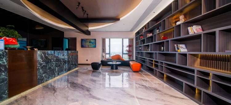 云阔酒店(益阳城市学院店)图片