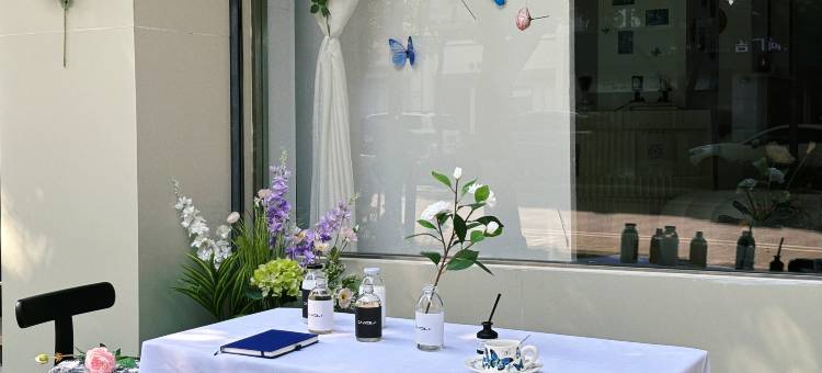 CAMELLIA艺术空间&学苑酒店(金华职业技术学院金华市政府店)图片