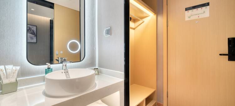 白玉兰酒店(湖州长兴古城公园店)图片