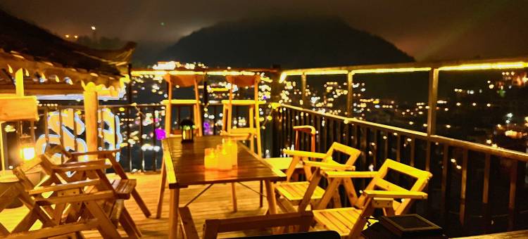 榴夏逸不晚・FelineReverie压寨喵星全景度假村落(东引观景台店)图片