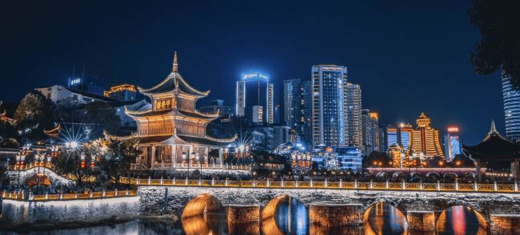 贵阳·欢住｜Soong·CinemaBathtub设计酒店(喷水池地铁站甲秀楼店)图片
