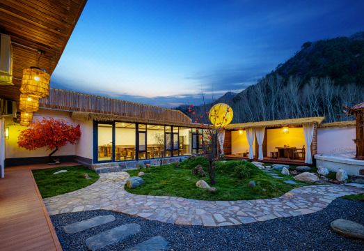 知见山行民宿（五台山风景区店）外景图