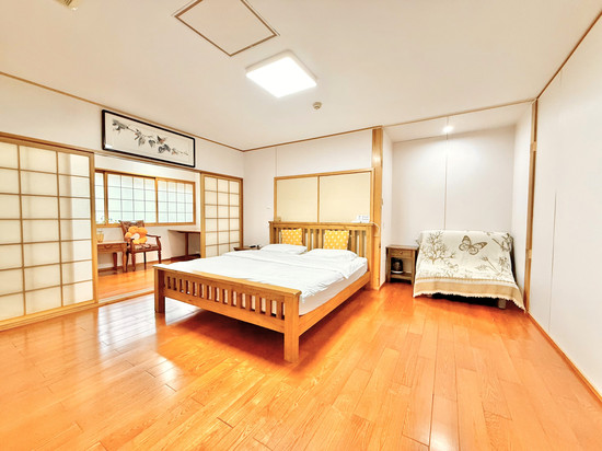 青岛永日香酒店(台东步行街海泊河公园地铁站店)