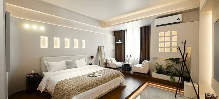 云境Aerie·180°江幕智居设计师美宿(珲春街财富广场店)图片