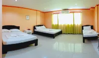 RedDoorz @ Johsons Pension House Butuan City - 2 Sao