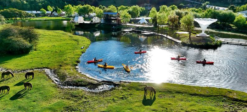 香格里拉茸洽·Glamping娜姆措温泉帐篷营地图片