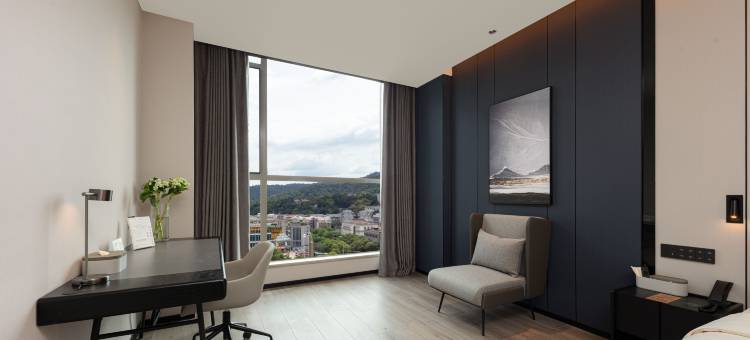 长沙岳麓山橘子洲亚朵酒店图片