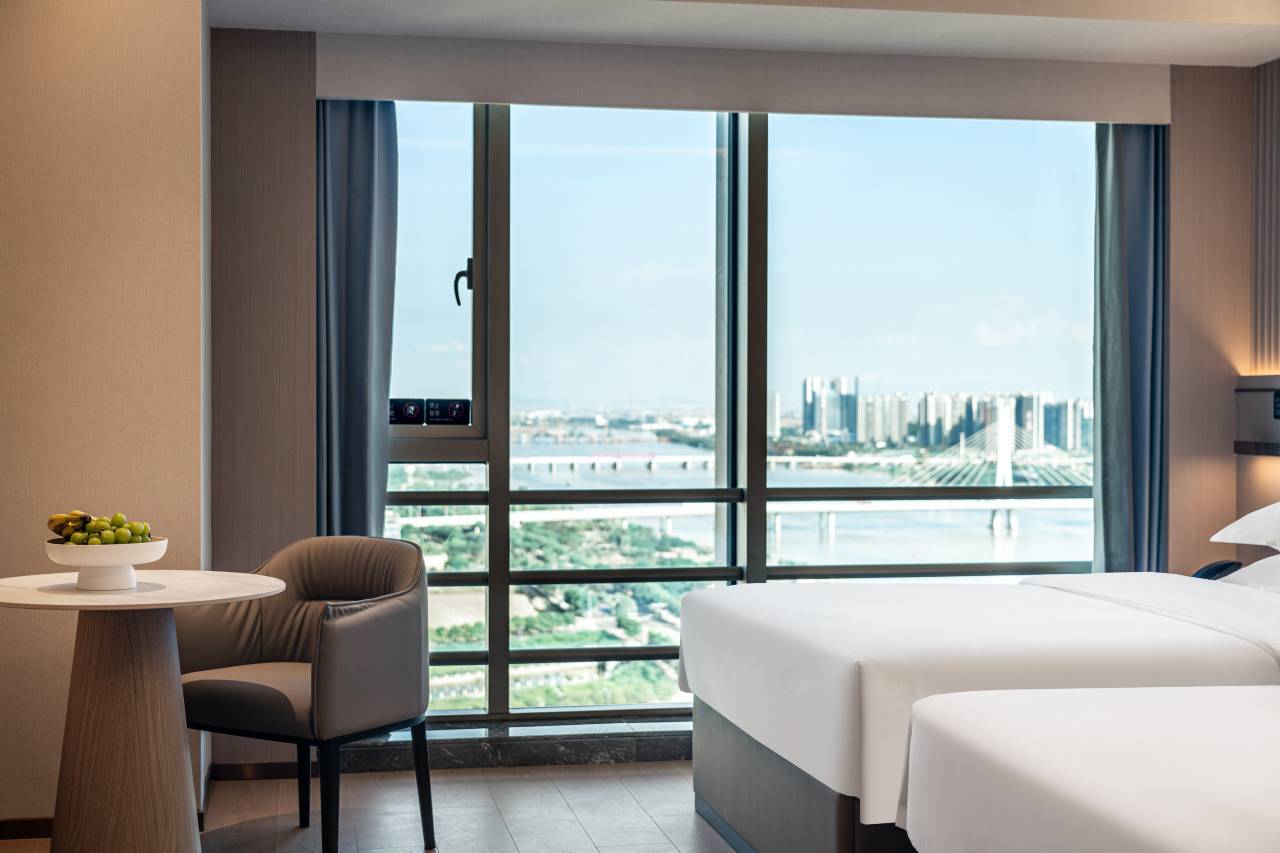 铂顿国际公寓(广州南沙中交汇通中心店)图片