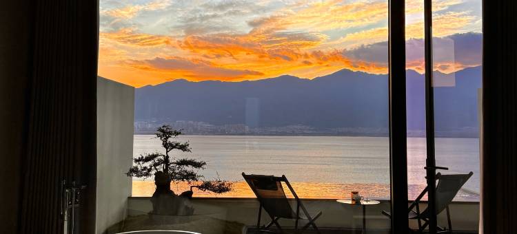 大理十二云彩别墅海景酒店(洱海店)图片