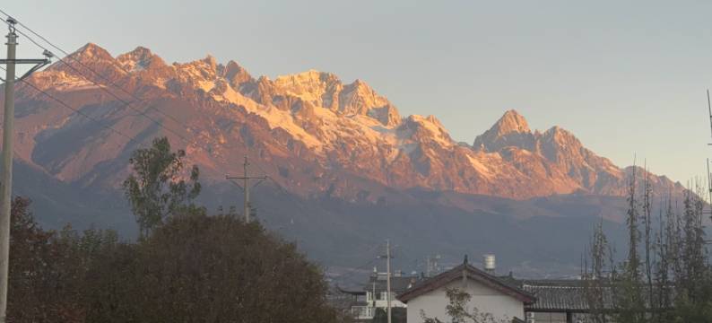 云隐里雪山观景小院(白沙古镇店)图片