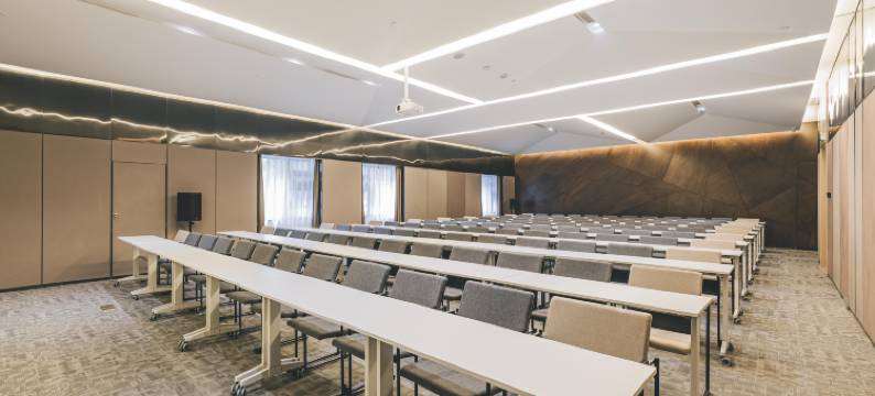 宜尚PLUS酒店(重庆李子坝两路口地铁站店)图片