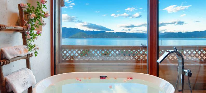 泸沽湖沽涛源筑全湖景亲水度假民宿图片