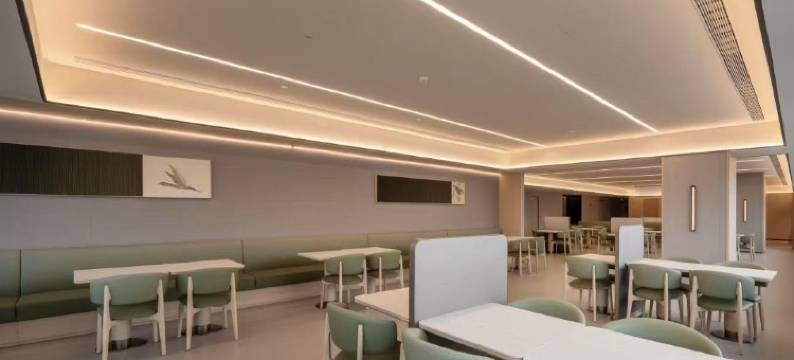 智享轻居酒店(荆州公安通运汽车站店)图片