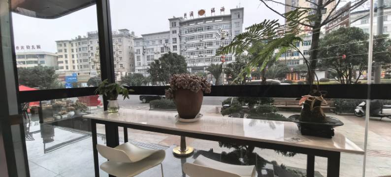 柏亚智能酒店(盘州东湖公园合力广场店)图片