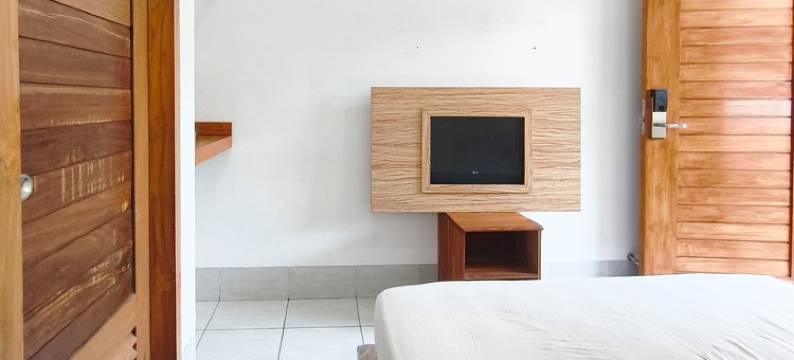 BC Inn near Senggigi Harbour RedPartner图片