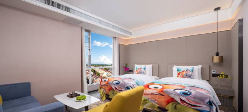 兰顿Q酒店(红河哈尼族彝族自治州建水小火车紫陶街店)图片