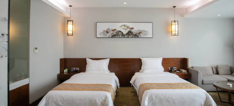 陆丰鼎尊商务酒店(东海岁宝百货幸福广场店)图片