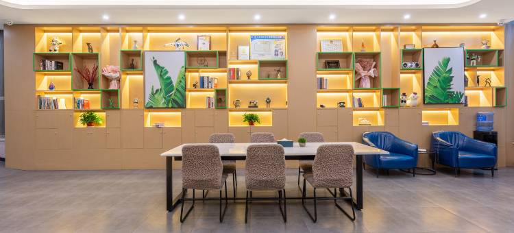 尚特优品酒店(咸宁通山政府广场客运站店)图片