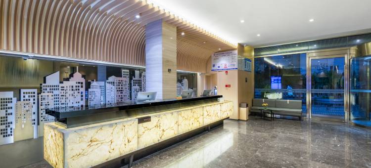 宜尚PLUS酒店(重庆李子坝两路口地铁站店)图片