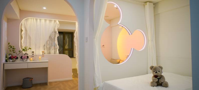 拾忆·轻奢网红观影民宿(延吉延边大学网红墙店)图片