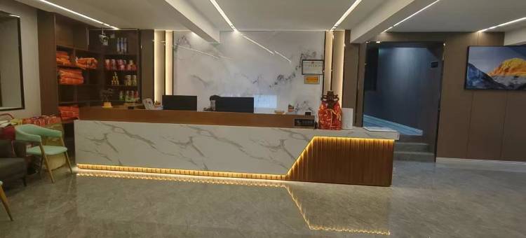 乐途供氧观景酒店(冈仁波齐风景区店)图片