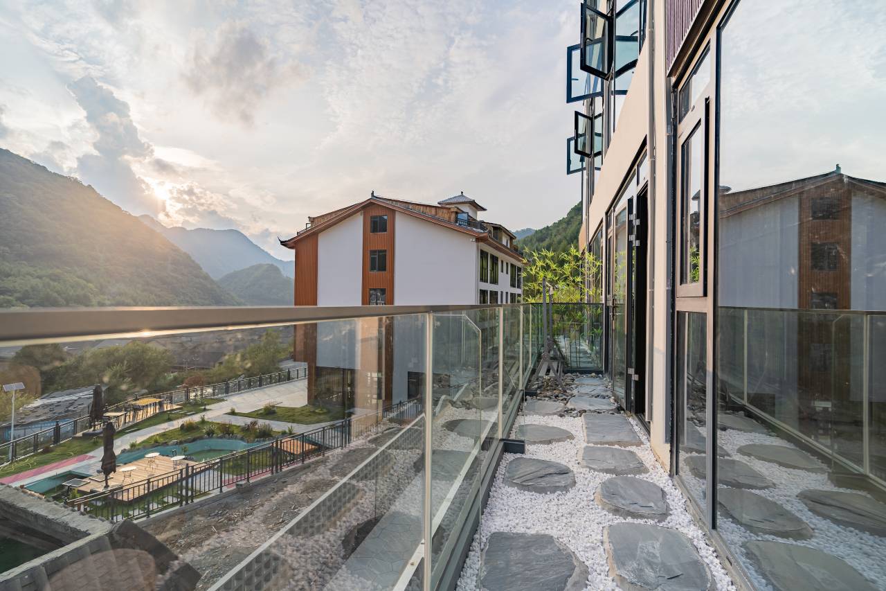 黎明的猜想智慧民宿(大九湖坪阡古镇店)图片