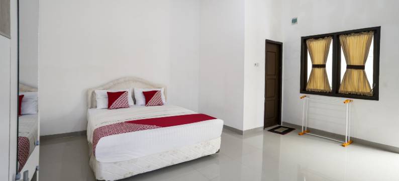 OYO 90595费雷萨科斯特伊斯兰酒店(OYO 90595 Ferezsa Kost Syariah)图片