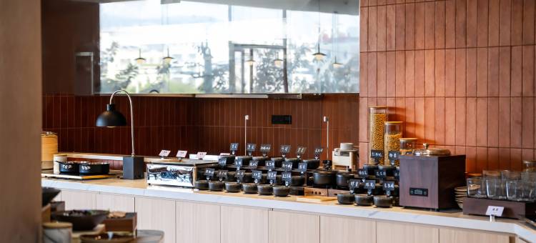 西昌航天大道月亮湖湿地公园亚朵酒店图片