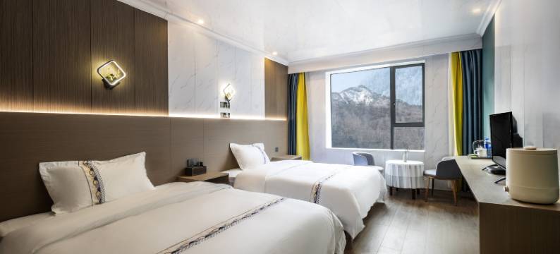 四姑娘山雪山情民宿图片